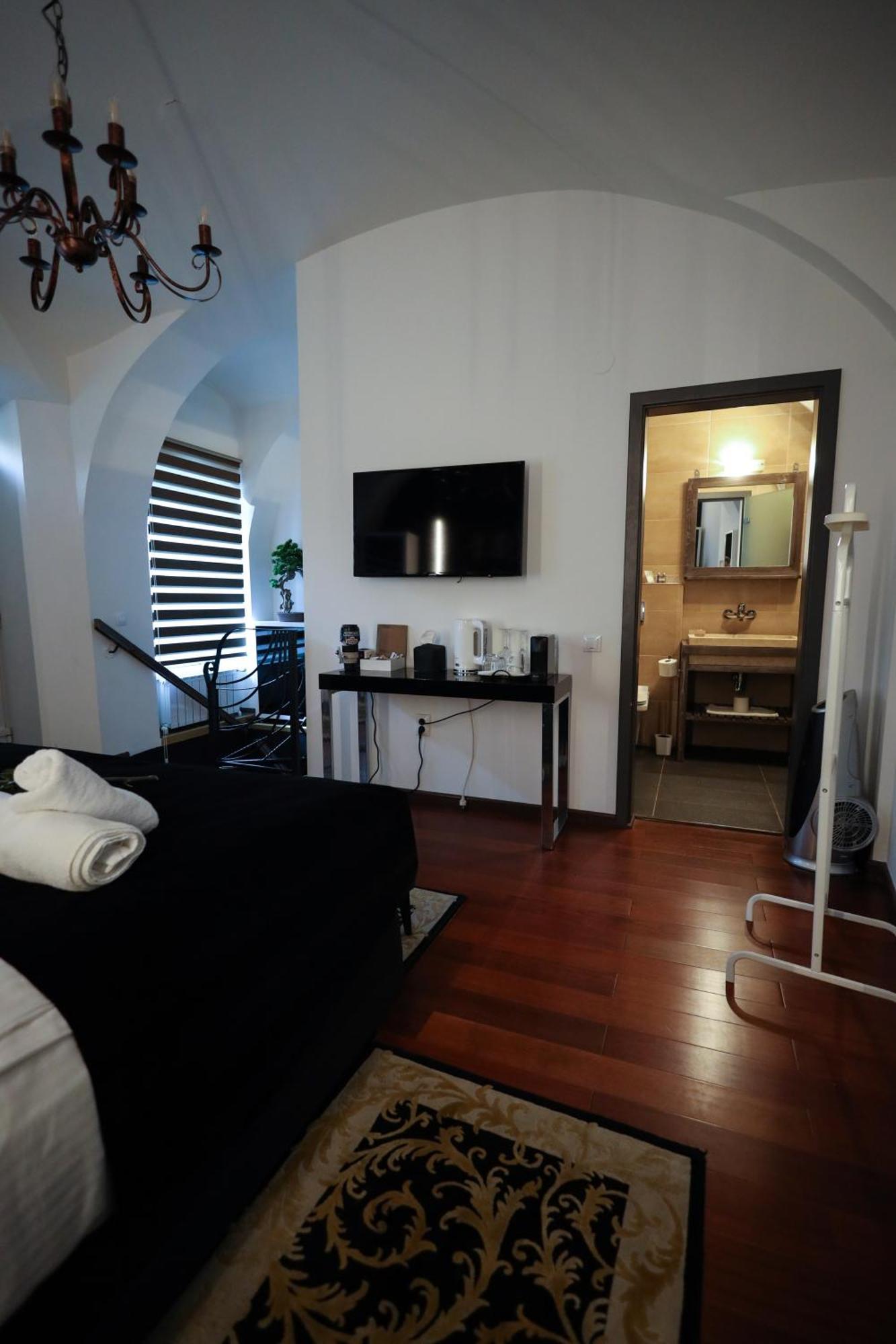 Demiani House Apartment Sibiu Bagian luar foto