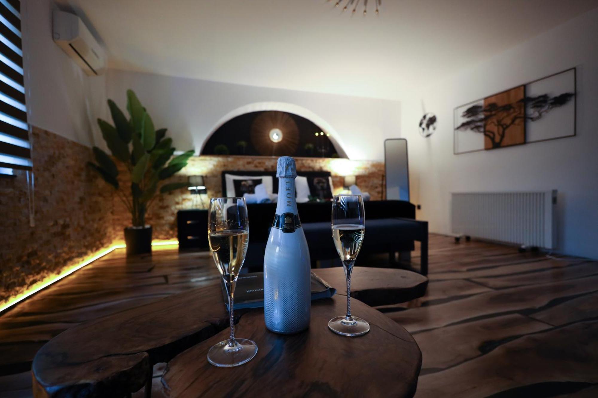 Demiani House Apartment Sibiu Bagian luar foto